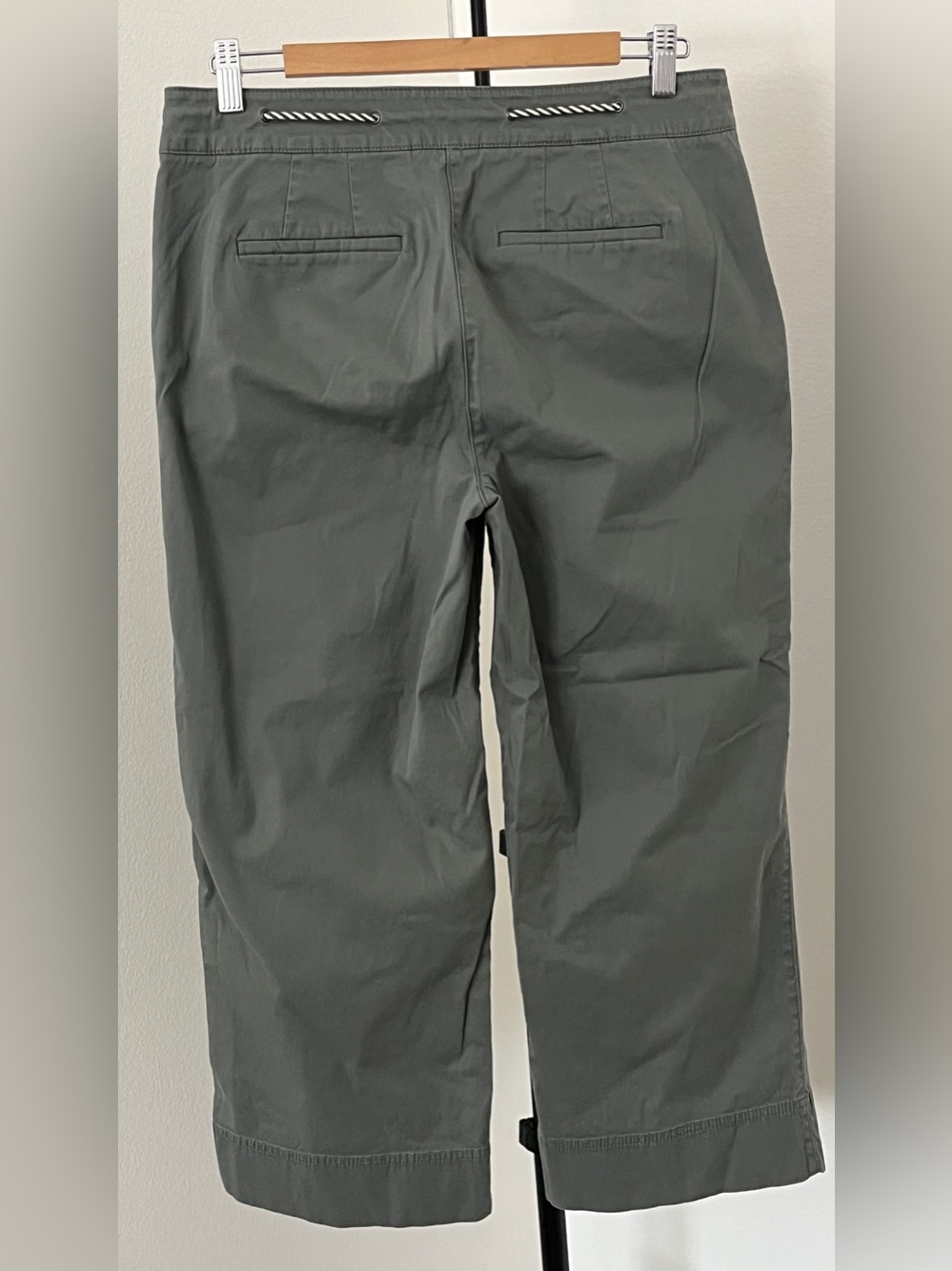 ✨ NWOT Talbots Olive Wide Crop Pants | Classic Closet Staple | Size 6 - Picture 4 of 11